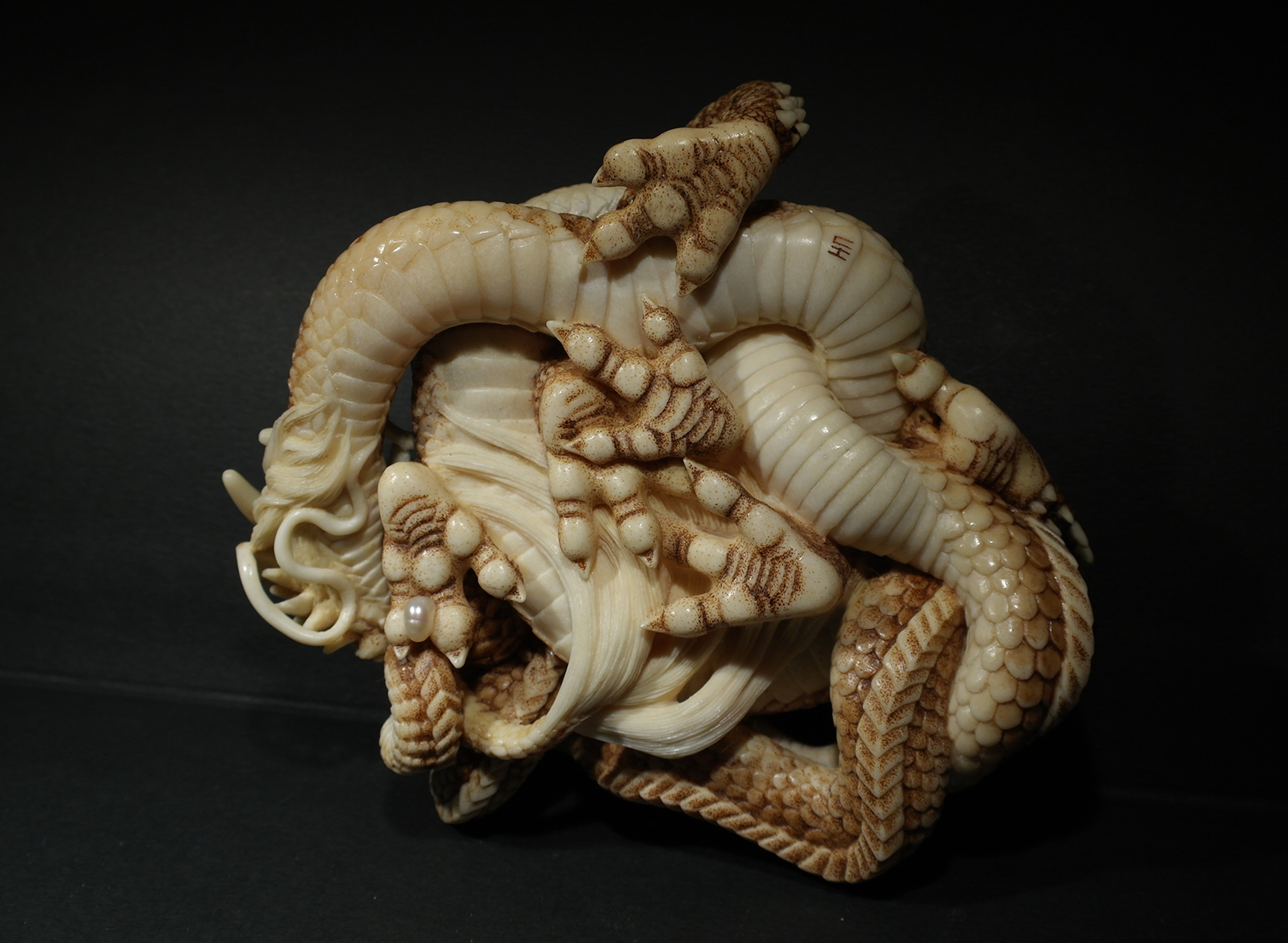 Two intertwined dragons17